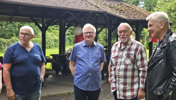 Waldek, Włodek, Marian i Leszek, wspominają dawne czasy