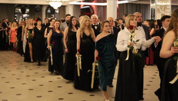 Polonez nauczycieli z Maturzystami