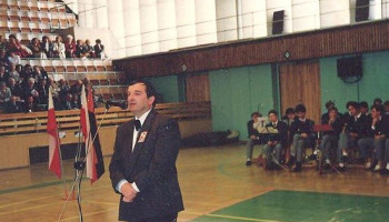 przemawia Absolwent, Pan Jan Rzymełka