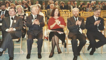 uczestnicy zjazdu: Goście Honorowi i Nauczyciele