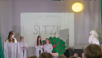 Finałowa scena z przedstawienia – tak Bóg stworzył Śl.TZN