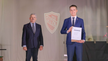 Pamiątkowe zdjęcie po otrzymaniu PROMESY WSZOP