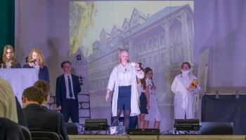 Zebranie nadzwyczajnej rady – jak pokonać smoka