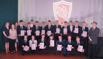 Klasa 3G - wyróżnieni z Dyrekcją i Wychowawczynią