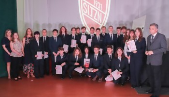 Klasa 4D- wyróżnieni z Dyrekcją i Wychowawczynią