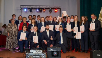 absolwenci 5D ze świadectwami z wyróżnieniem, Dyrekcja i wychowawca