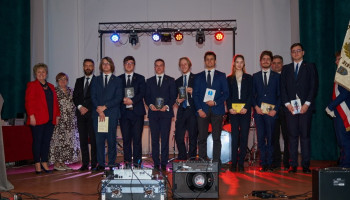 Laureat XVIII Międzynarodowego Konkursu Informatycznego oraz wyróżnieni w tym konkursie z nagrodami, Dyrekcja i opiekun 