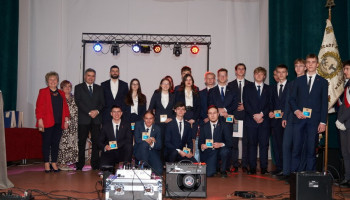 absolwenci nagrodzeni za reprezentowanie Śl.TZN w zawodach sportowych, Dyrekcja i nauczyciel wychowania fizycznego