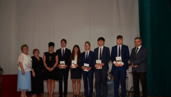 nagrodzeni za konkurs „Szlakiem niemieckiej motoryzacji” z klas młodszych, organizatorka, Dyrekcja