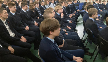 uczniowie uczestniczący w spotkaniu z Rockwell Automation