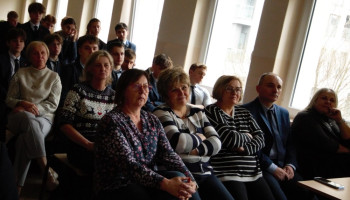 goście zaproszeni na sesję: dyrekcja i nauczycielki