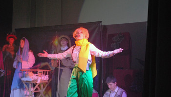 stajenka, anioł ogłasza radosną nowinę o narodzinach Jezusa